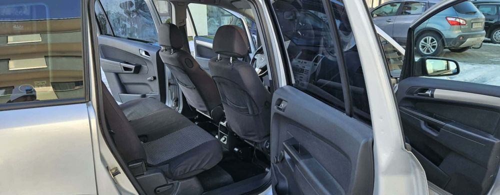 Opel Zamfira de vazare