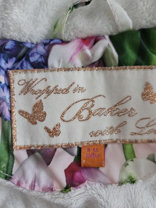 Якета 9-12мес.,  р-р 74. Запазени, без забележки. Като нови.