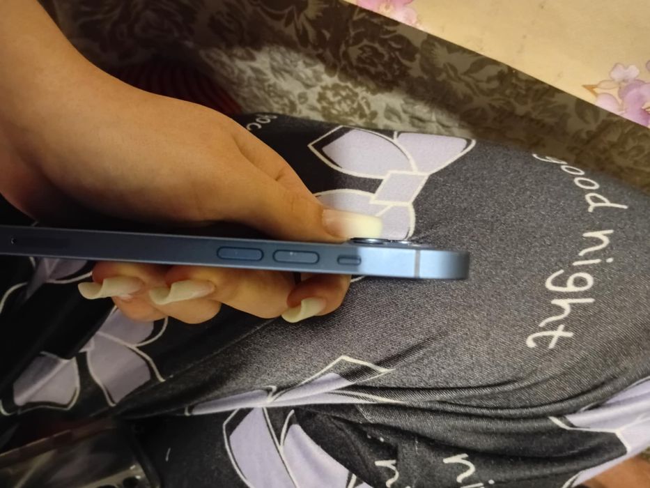 Iphone 13,albastru,arata impecabil! Garantie plus 3 huse