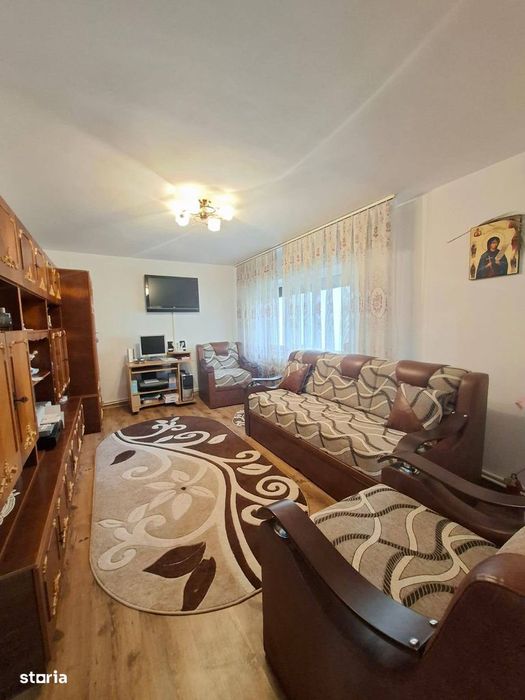 De vanzare apartament cu 3 camere, zona Episcopiei, mobilat și utilat