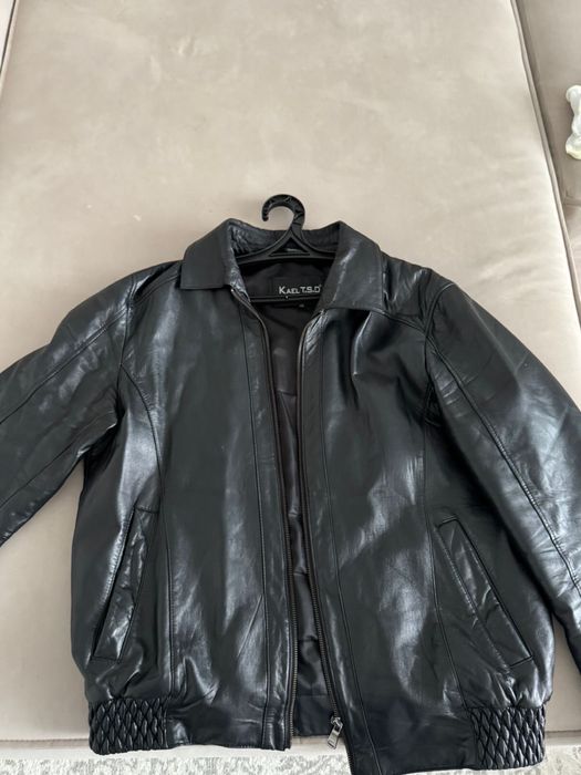 Срочно продам кожаную куртку мужскую