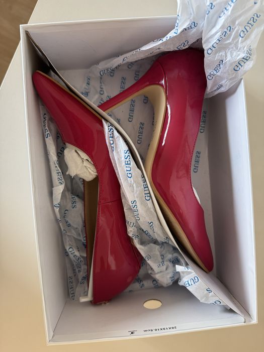 Токчета Guess