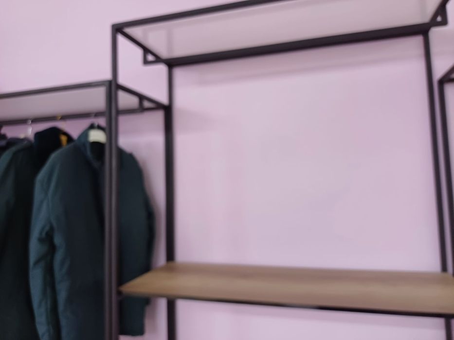 Срочно продам вешалку для одежды