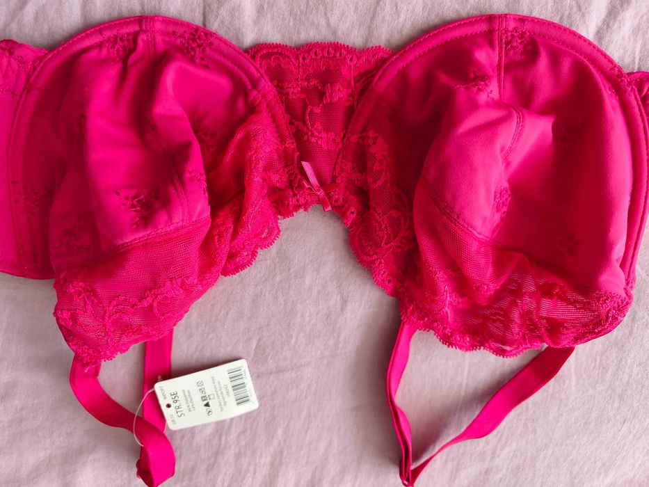 Нови Triumph/Chantelle/City Chic големи размери сутиени