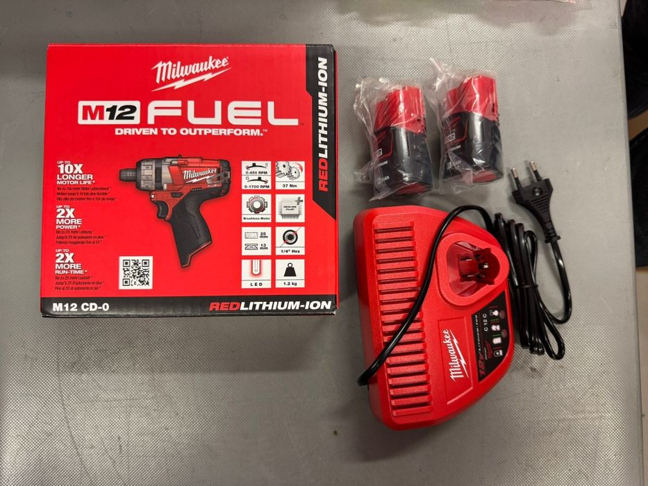 Masina de insurubuat Millwauke M12 Fuel cu accesorii