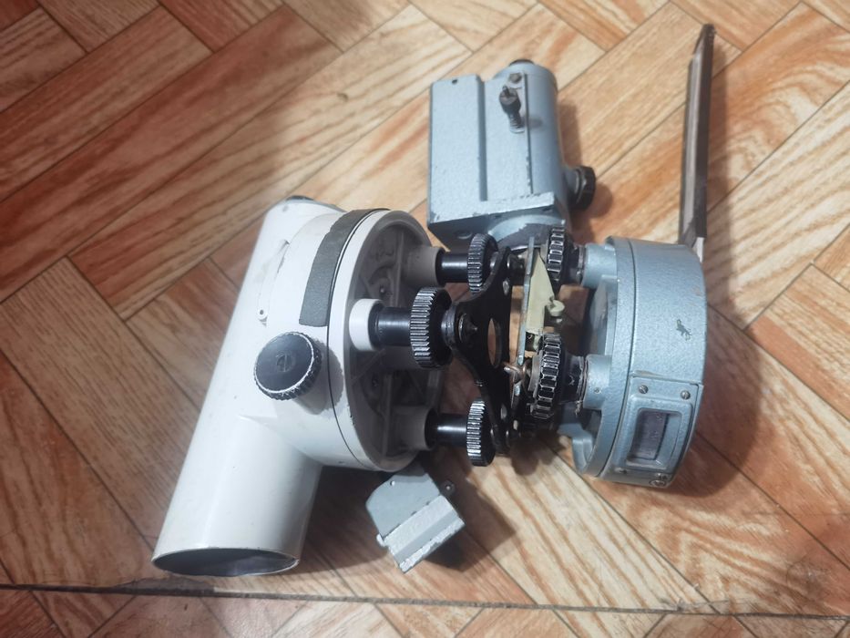 Продам 2 нивелира и платформу