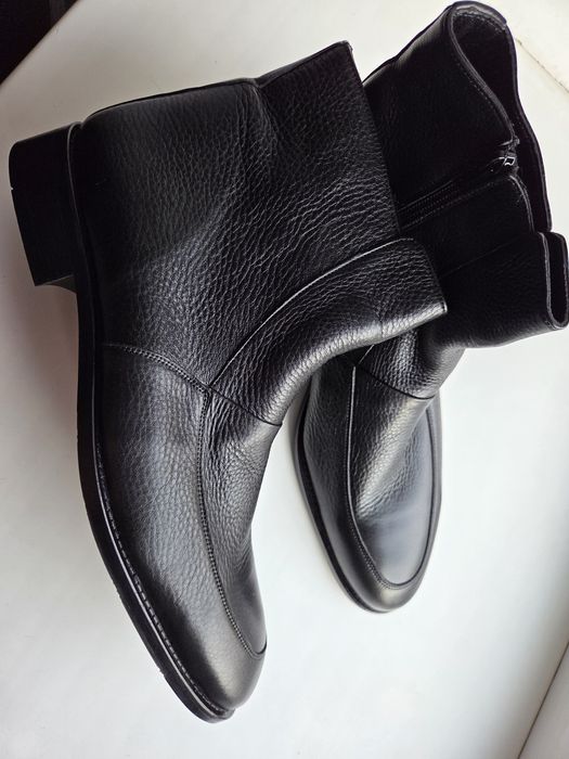 Продам новые ботинки