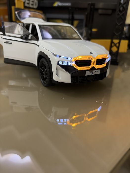 1:24 olchamdagi sifatli model mashina sotiladi