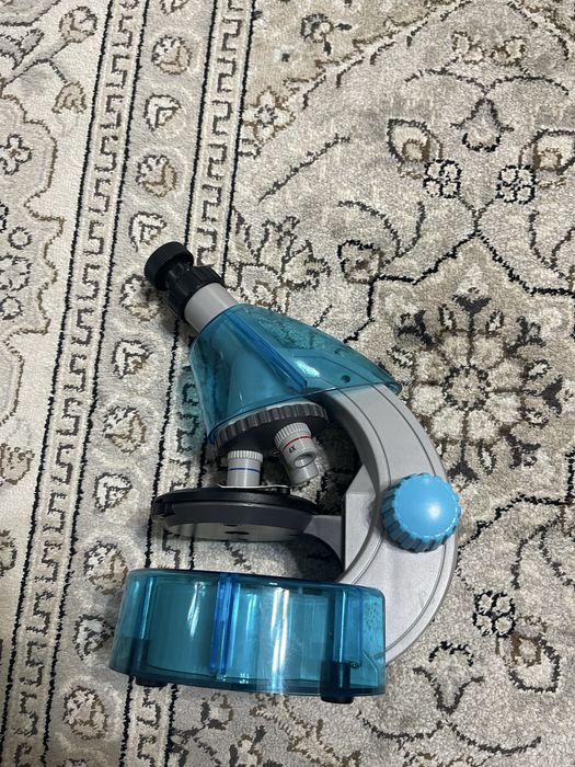 Микроскоп Levenhuk LabZZ M101