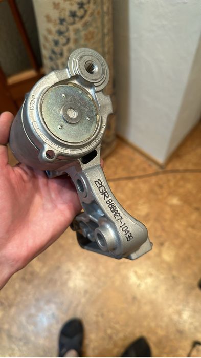 новый оригинальный натяжитель ремня 2GR