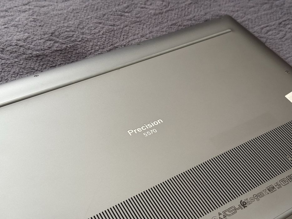 15.6’UHD+4K Touch/i7-12800H/RTX A1000/Precision 5570/32GB/512GB