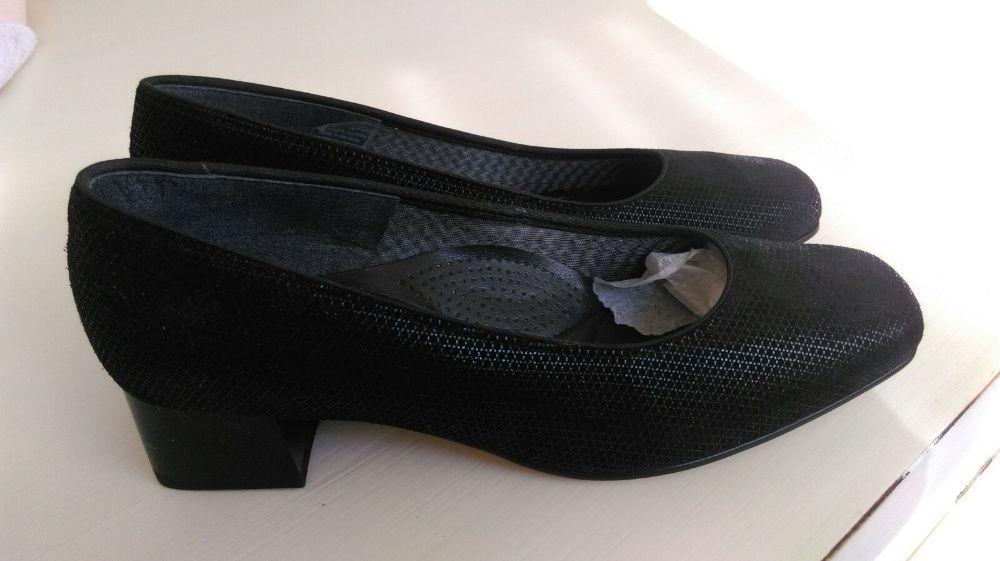 Елегантни дамски обувки