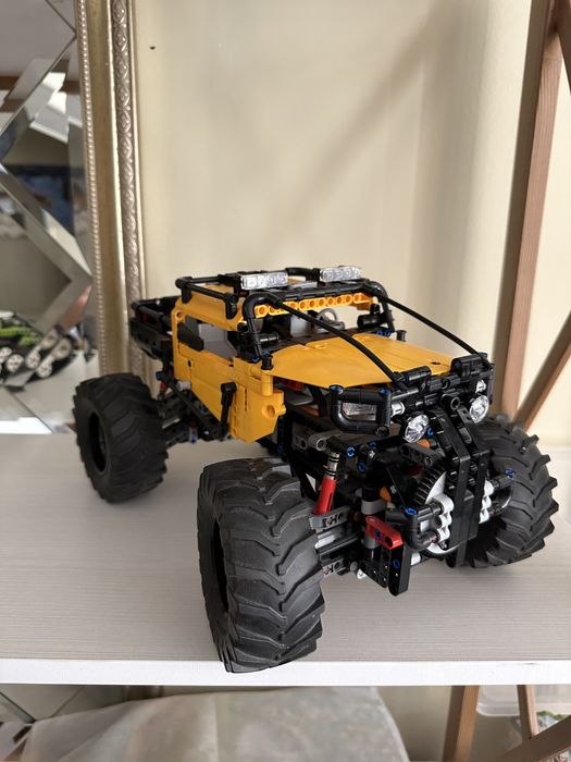 4X4 X-treme Off-Roader