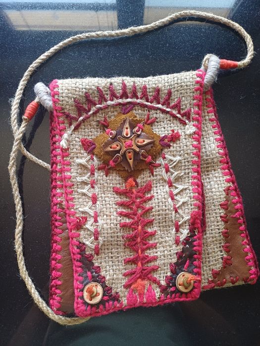 Етно чантичка от естествени материали