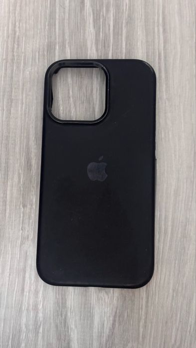 Продам чехлы для IPhone 13 pro
