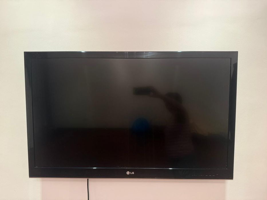 Телевизор LG — 46 дюймов