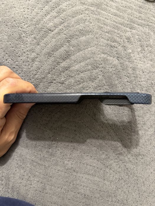 Продам чехол Pitaka на iPhone 15 pro