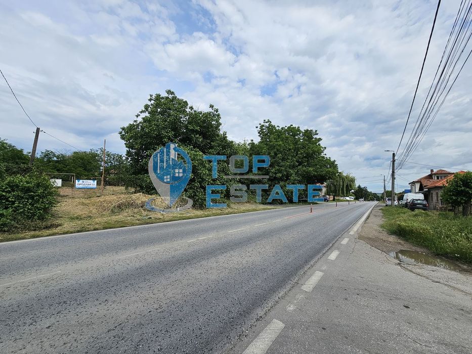 Парцел в регулация на главен път Русе - В. Търново в село Поликраище,