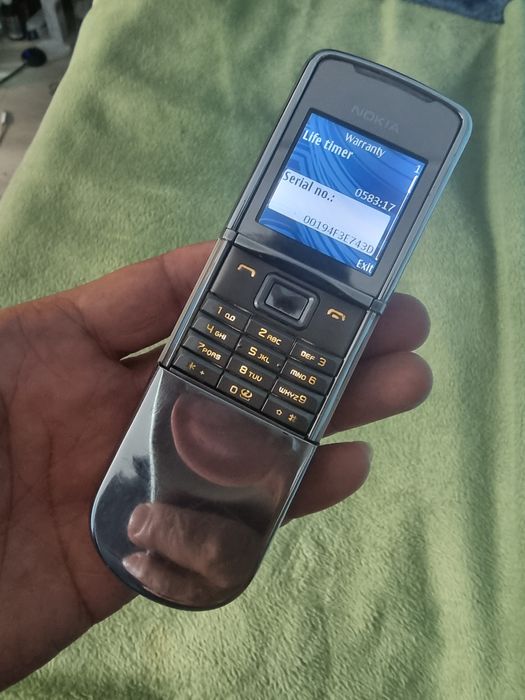 Vând Nokia 8800 Sirocco Silver
