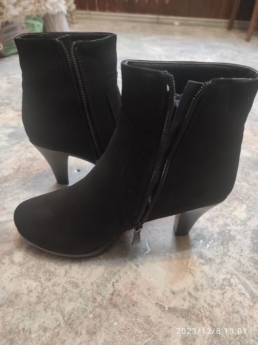 АКЦИЯ. Ботильоны новые 37 размер, замшевые