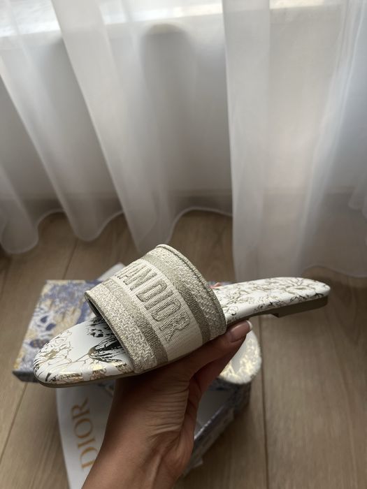 Дамски чехли Dior