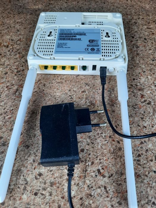 Продам вайфай роутер, почти новый