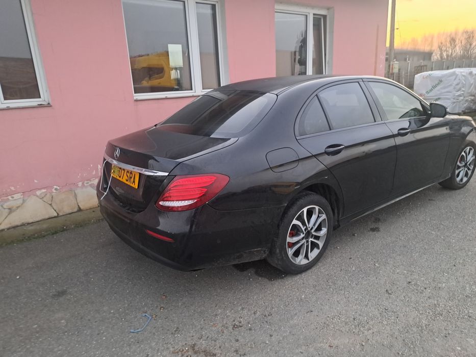 Dezmembrez mercedes E 220 w213 2017