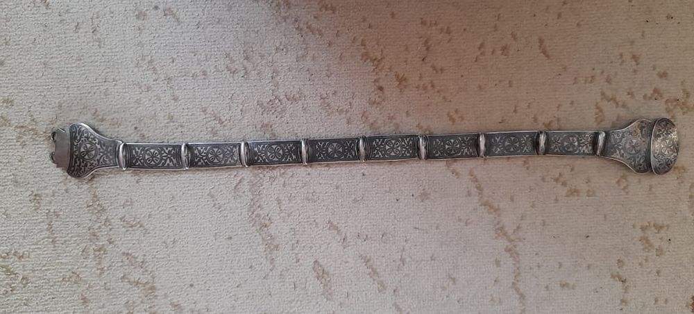 Продам серебристый ремень