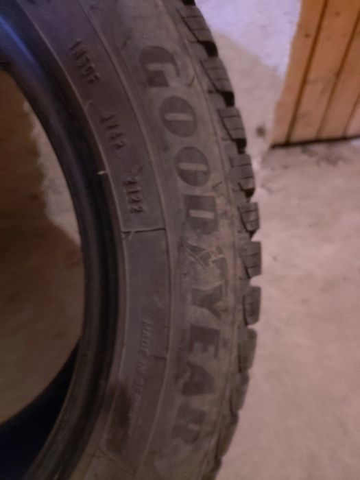 4 броя зимни гуми Good year 205/55R16