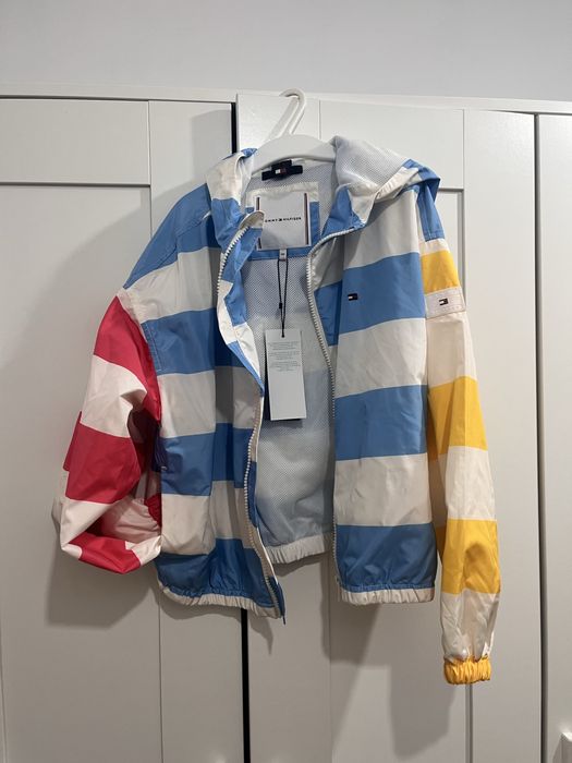 Tommy Jilfinger 140 cm , noua cu eticheta