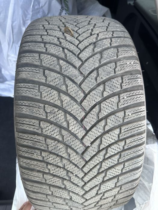 255/35/19 Firestone Winterhawk 4 DOT3824