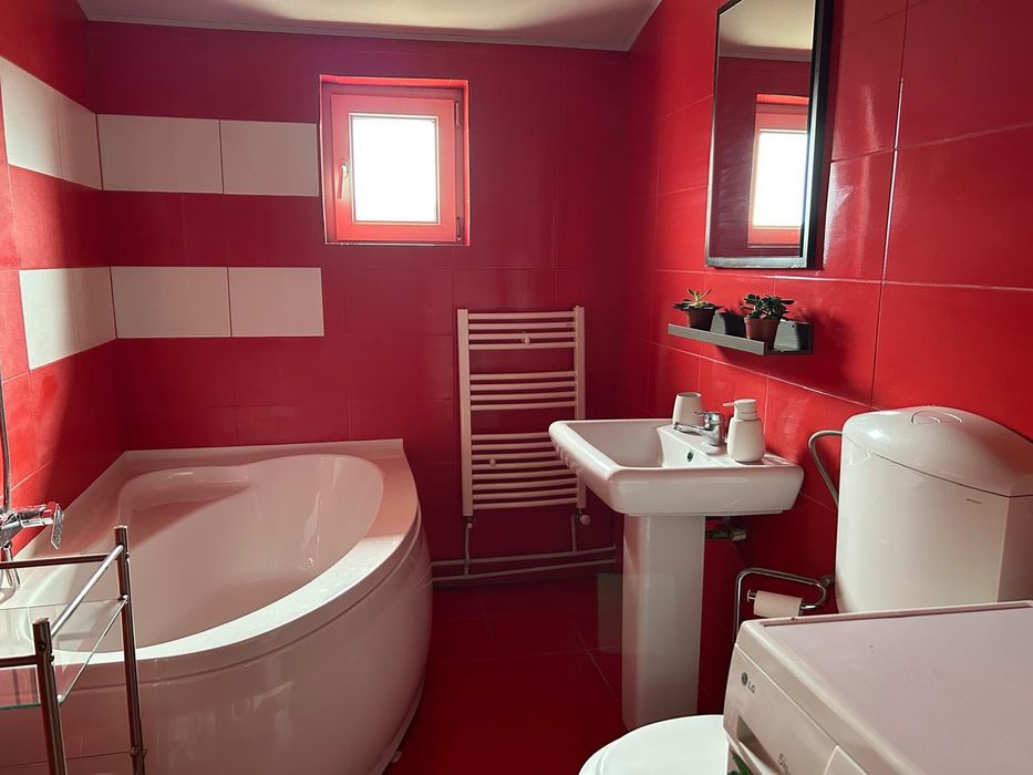Un apartament altfel decât cele clasice de 2 camere/ 82 mp de spațiu/ lumină și confort.