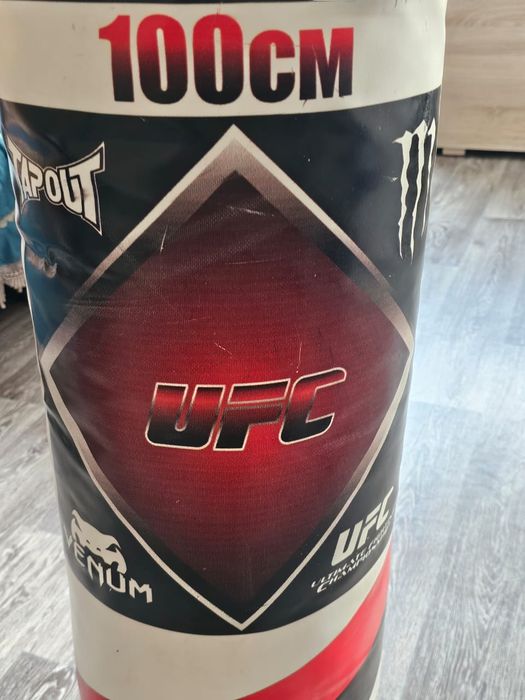 Продам боксерскую грушу новая