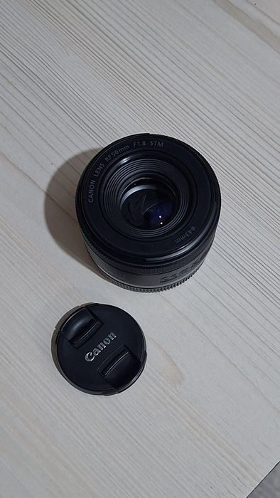 Canon RF 50mm 1.8