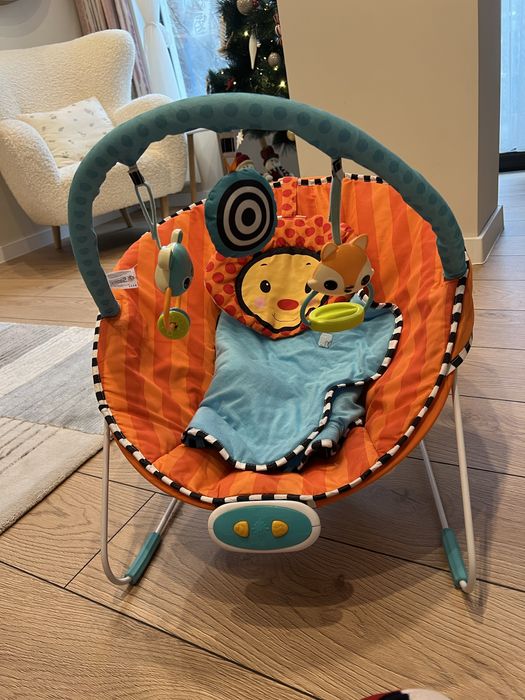 Люлеещ се бебешки шезлонг