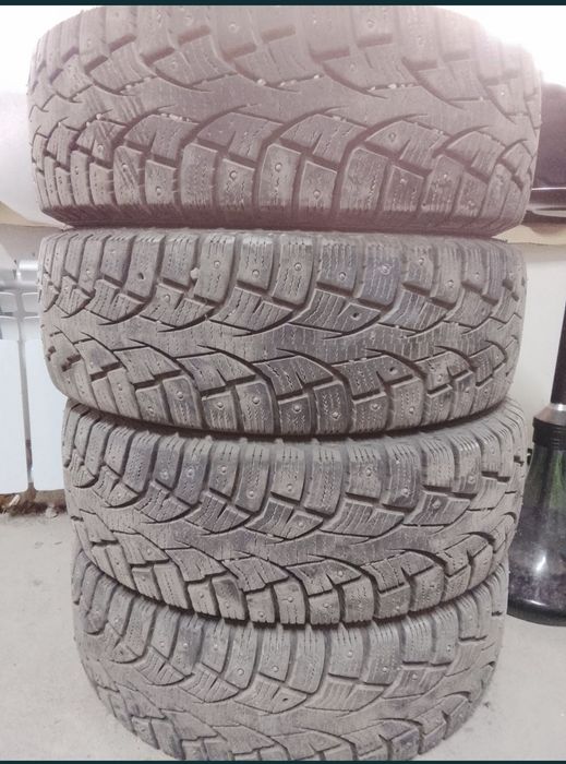 Продам комплект зимней резины