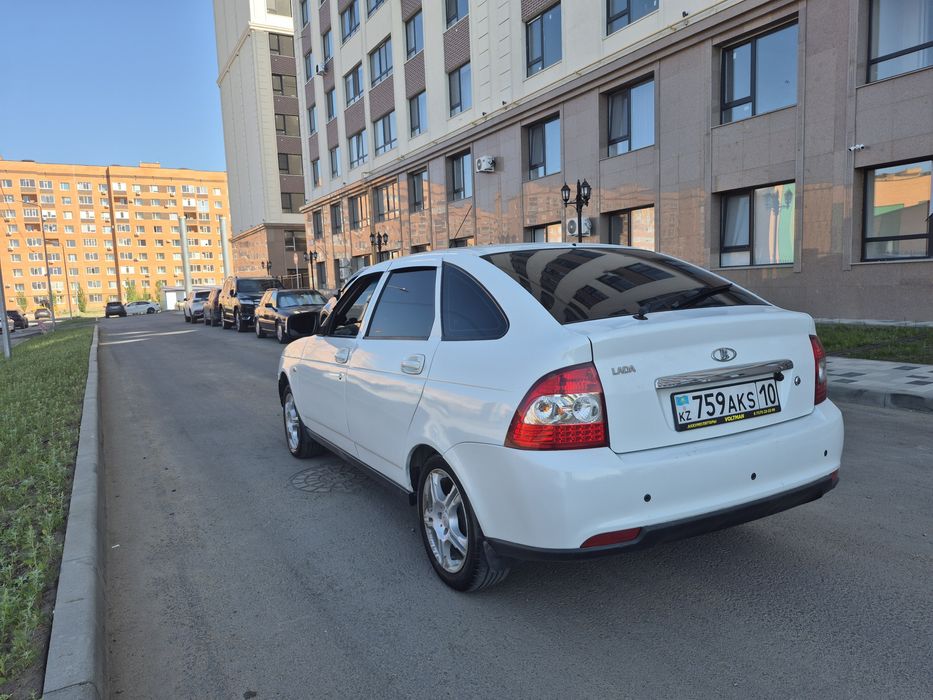 Продам Приору 2014год люкс.