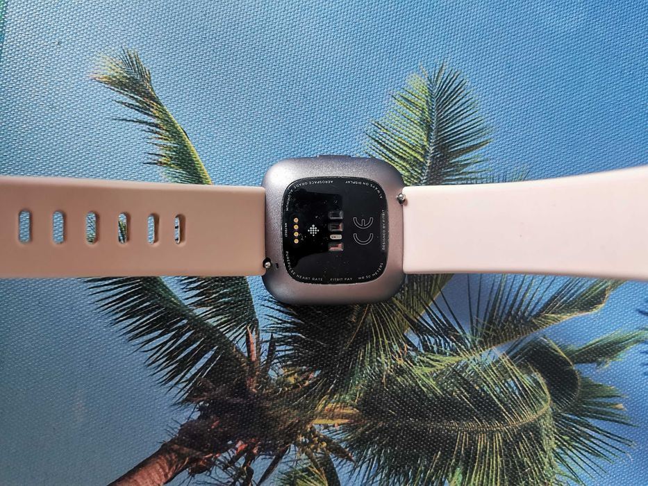 FitBit  Versa  2