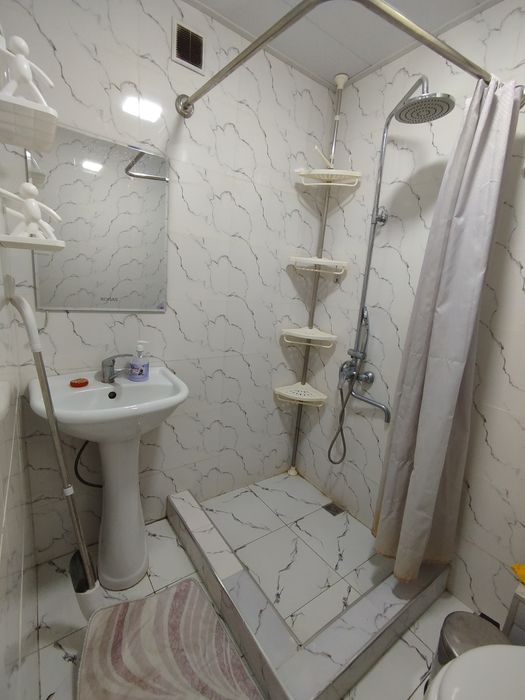 Ijaraga kvartira beriladi Mikrayon bozorcha 1 xona 2 etaj