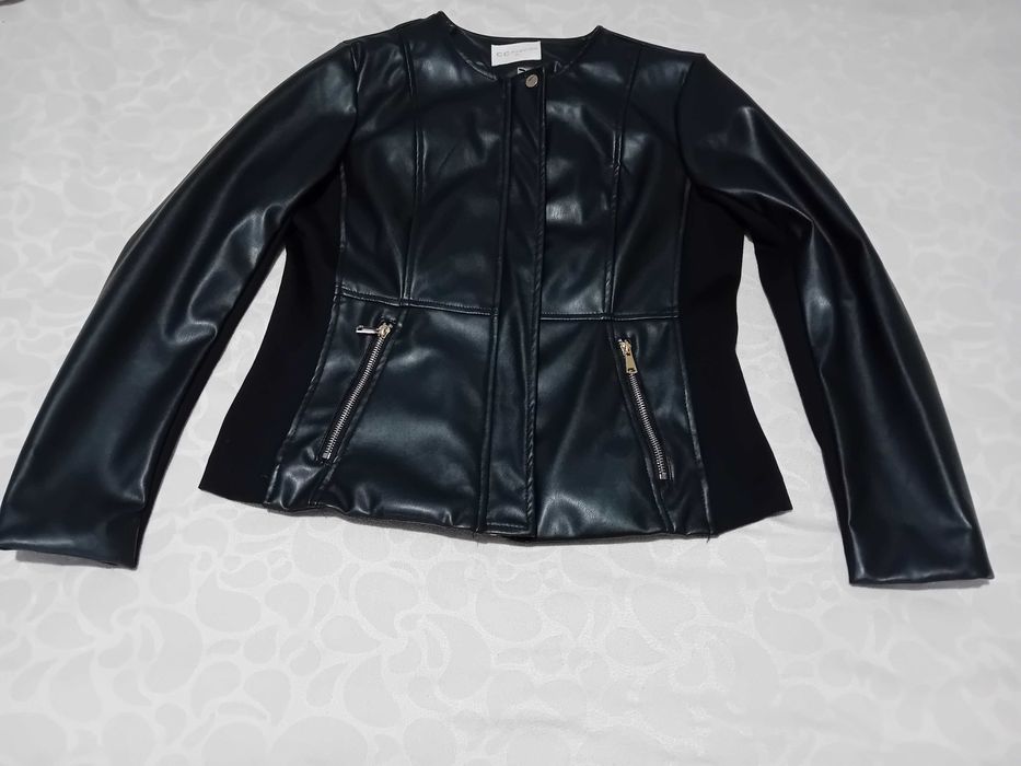 Дамско вталено кожено яке