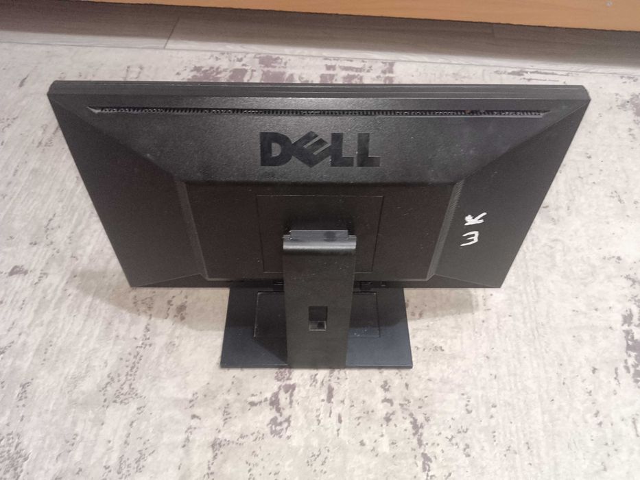 Монитор Dell (Широкоформатный)