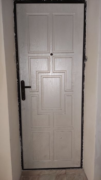 НОВАЯ дверь в квартиру