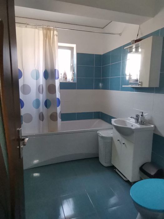 Vand apartament 2 camere.