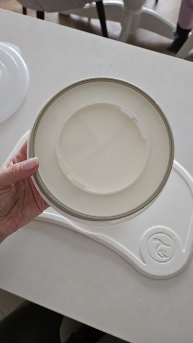 Twistshake чиния с подложка и капак 6+ месеца