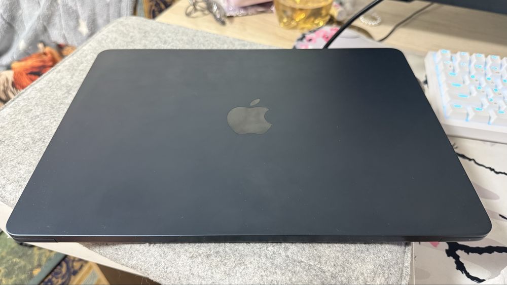 MacBook Air 13.6