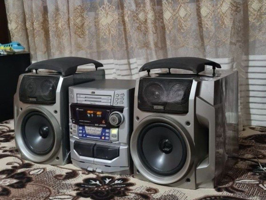 Muzikalniy sentr JVC