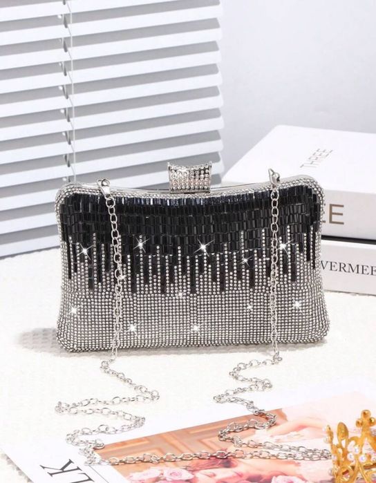 Елегантен клъч чанта