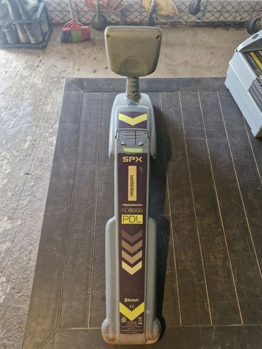 Detector cabluri electrice