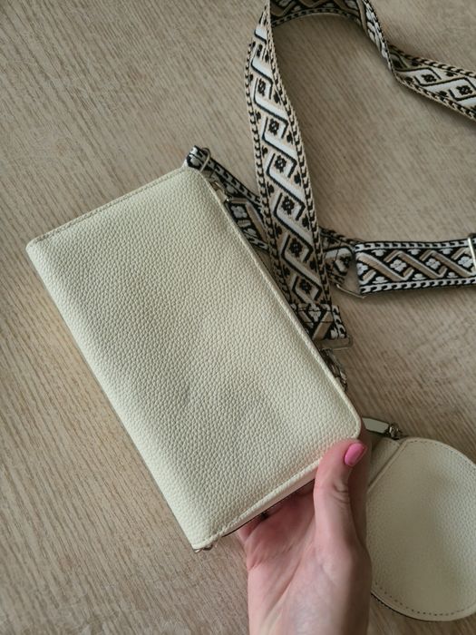 Бяла чанта тип портфейл