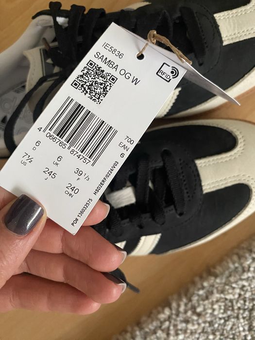 Sneakers adidas Samba, noi